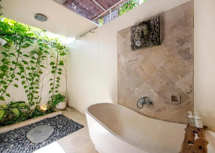 Villa Lunacasa, Modern Comfort In Balinese Style, 500m To Beach